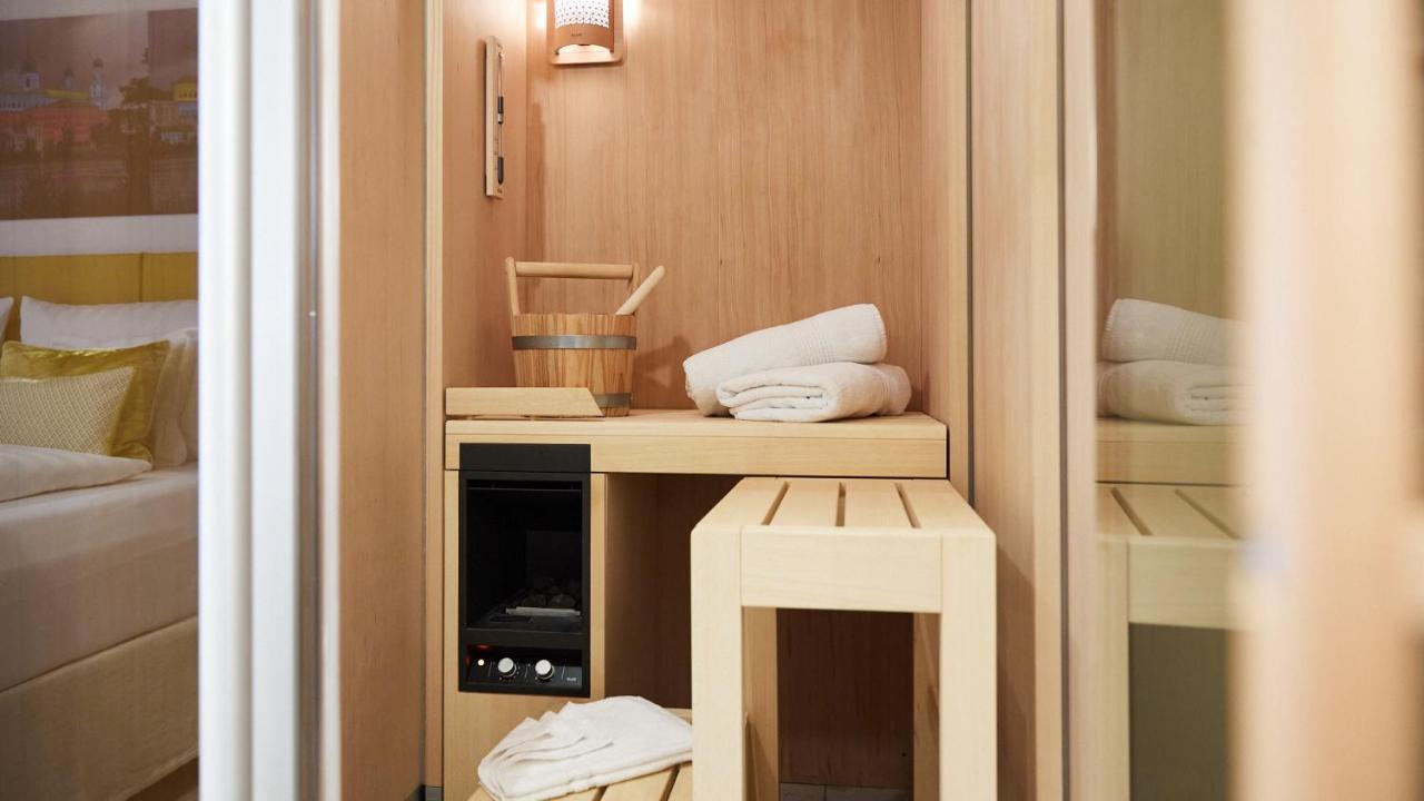 - Aparthotel