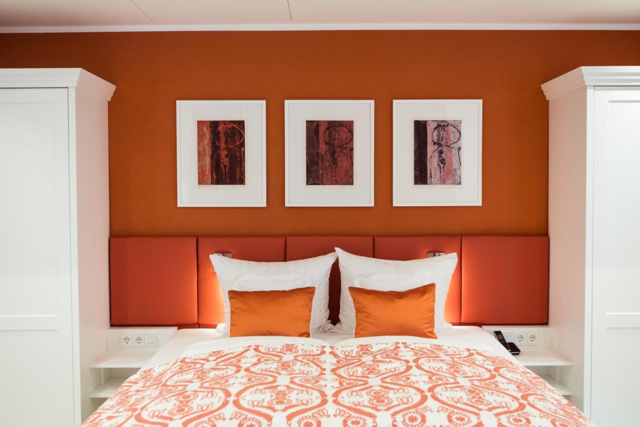 - Aparthotel *