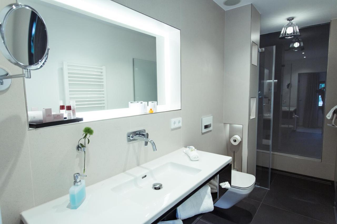 - Aparthotel *